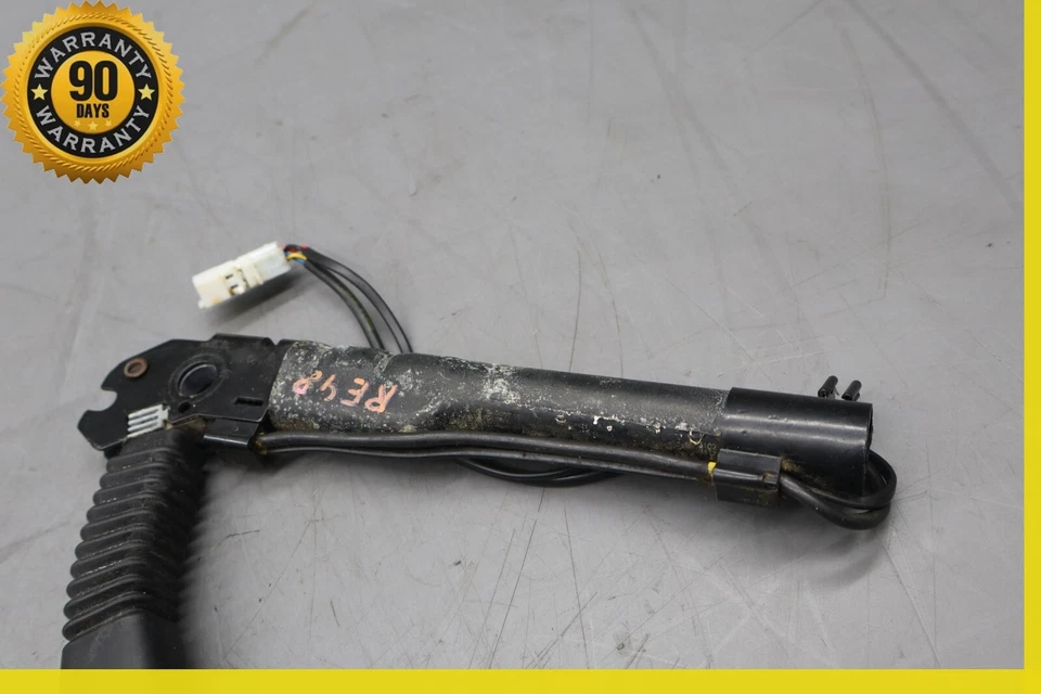 12-19 BMW 228i 328i 330i 335i 428i 430i 435i M3 - RECEPTOR CINTURÓN DE SEGURIDAD DELANTERO DERECHO Foto 4 de 4