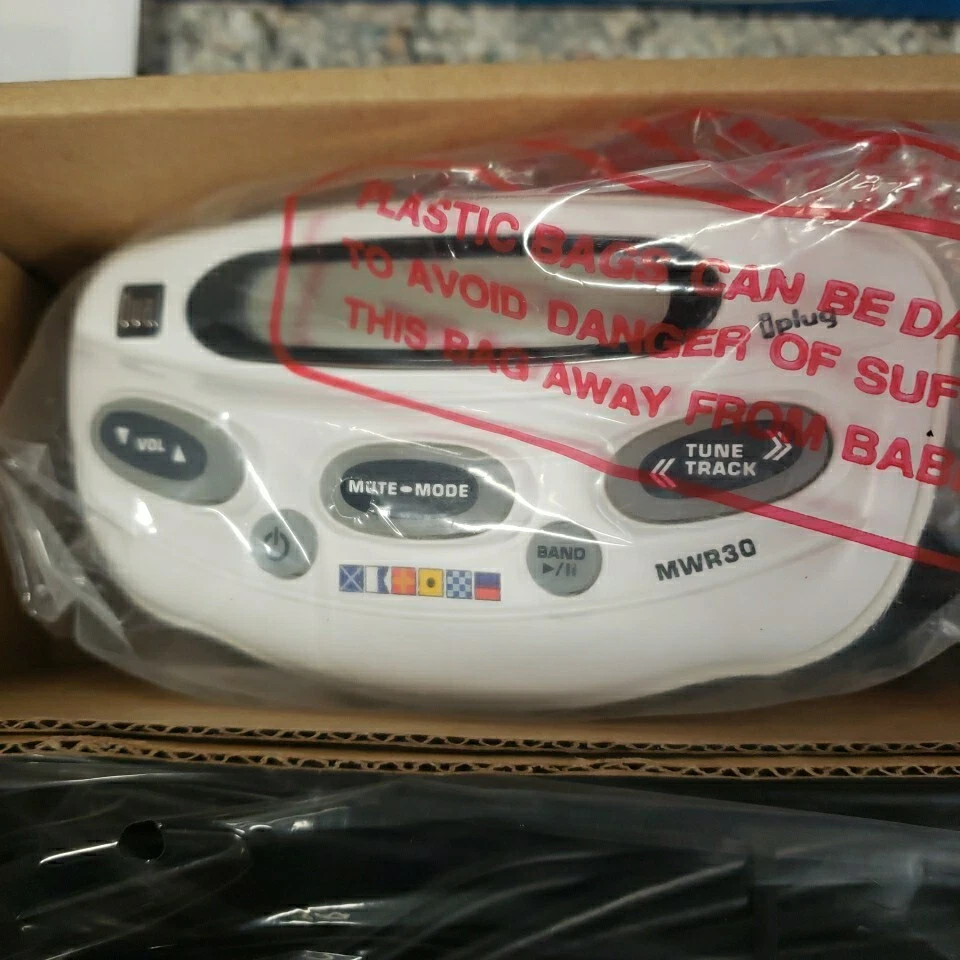 Dual MWR30 Wired Marine Remote Control w/ iplug, Hardware, Wiring Open Box - Image 4 of 4