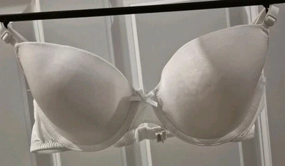 New Look White Womens T Shirt Bra 32D - Image 1 of 4