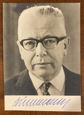 Gustav Heinemann 3d President of Germany SIGNED postcard photo