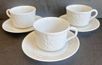 3 1986 Royal Worcester Gourmet Fine Porcelain cups & Saucer Set England