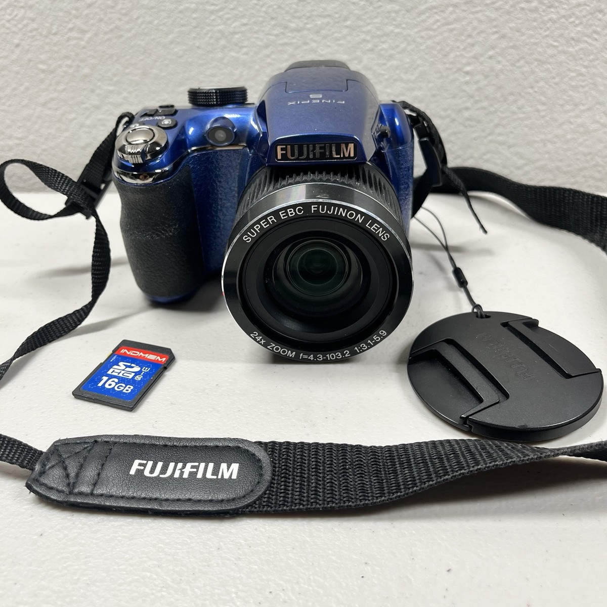 Fujifilm FinePix S Series S3200 14.0MP Digital Camera