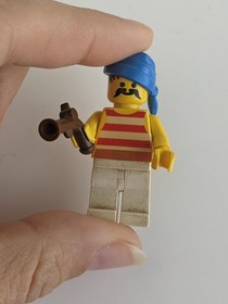 Vintage 80s LEGO 6285 Black Seas Barracuda Pirates Figures & Weapons INCOMPLETE 