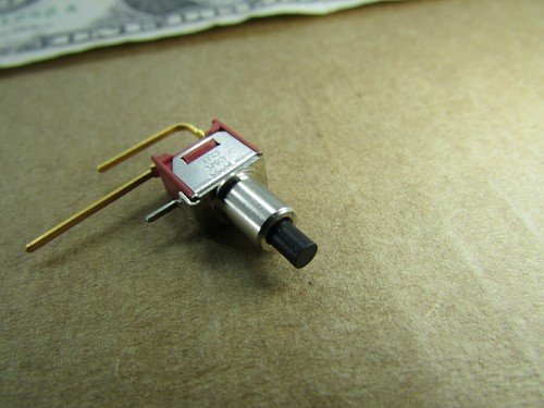 5 interruttori a pulsante momentanei in miniatura serie C&K TP PCB angolato TP11SH9AVGE - Foto 6 di 9