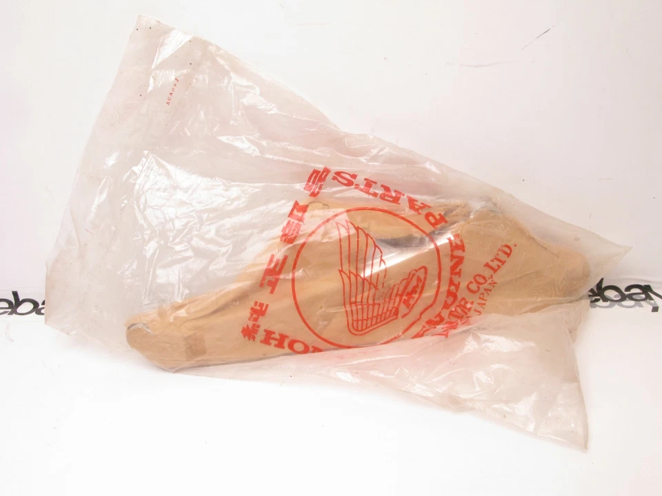 Suporte de apoio para os pés de degrau direito Honda 50640-438-611 fabricante de equipamento original CB750F 1979-82 NOS - Imagem 2 de 3