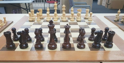 Juego de ajedrez jumbo de palo de rosa boj en caja de madera de teca cereza altura rey 6" sin tablero - Imagen 8 de 10