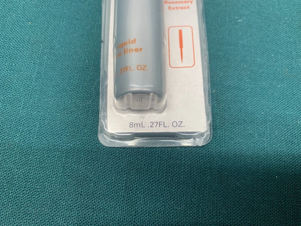 Delineador de ojos líquido KOSE FASIO 300 marrón, 8 ml/.27 oz líquida (19 H) Foto 3 de 4