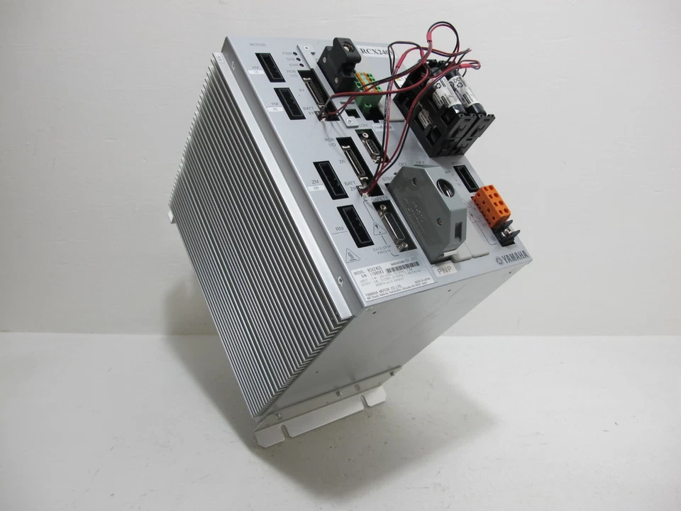 Yamaha Motor RCX240S Robot Controlador RCX-240S Control Servo Multi Eje 4 Ejes Foto 3 de 4