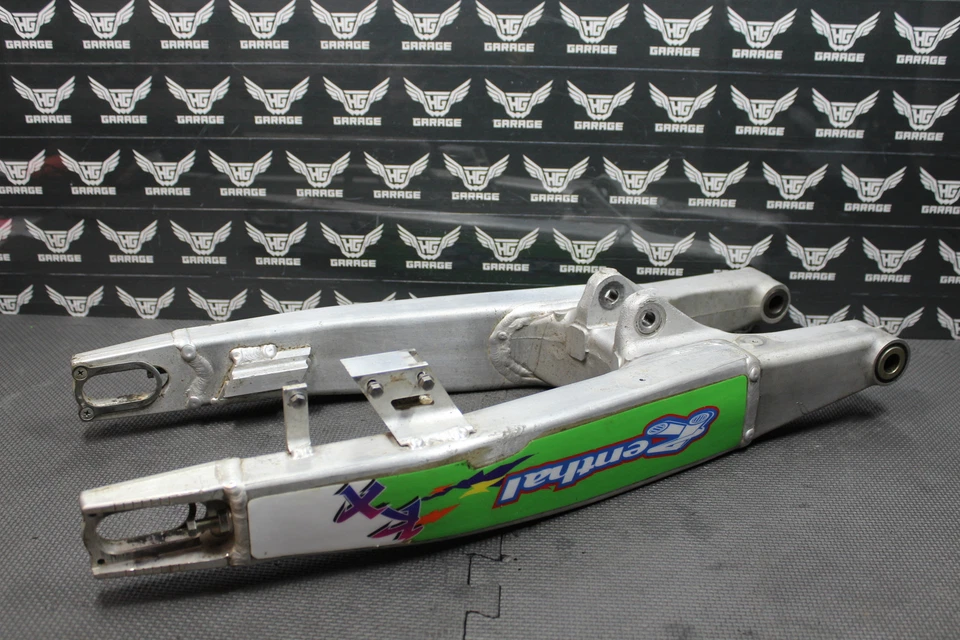 Kawasaki KX250F 2009 OEM basculante brazo oscilante suspensión 33001-0190 Foto 3 de 4