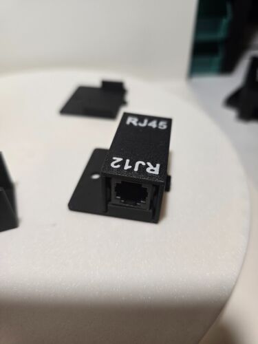 NCE Staffa di montaggio stampata in 3D per adattatore NCE RJ12 - RJ45 (UTP-CAT5) - Foto 7 di 8