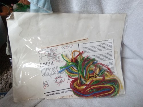 The Creative Circle Cross Stitch Kit 2311 Messages of Christmas - Picture 4 of 4