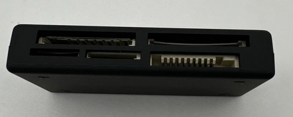 All-in-1 USB SmartMedia Card Reader for SD CF MS xD & 64GB Memory Card - Image 3 of 4