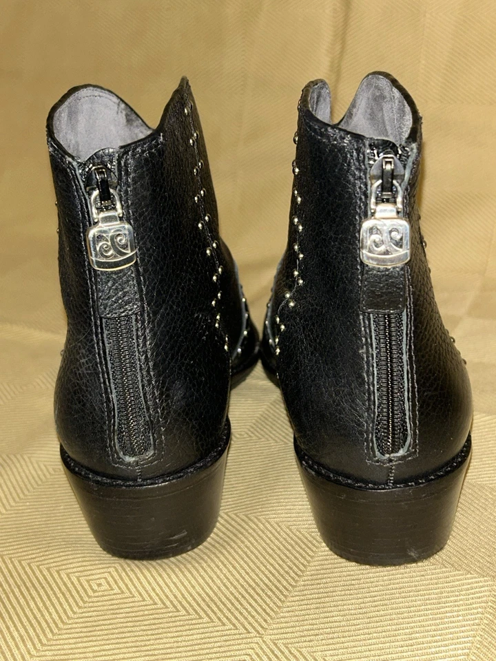 Botas botines para mujer Brighton Wonder con tachuelas al tobillo negras 7M excelentes Foto 4 de 4