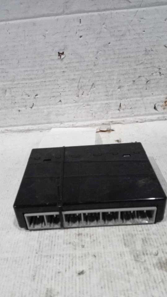 Chassis ECM Body Control BCM Right Hand Dash Fits 06-07 LIBERTY 526655 - Image 2 of 4