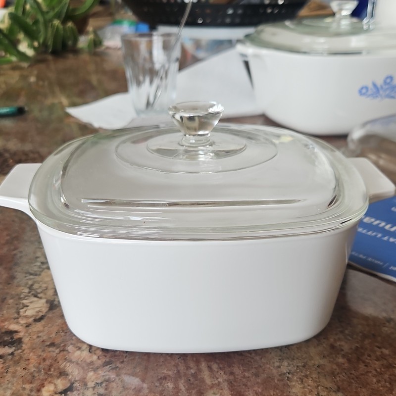 CorningWare E-23 White Rectangular Ceramic Casserole Dish w/ Clear Glass Lid