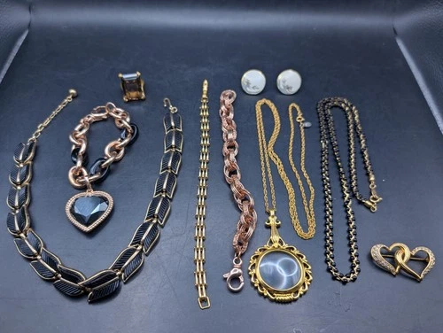 🔥 VINTAGE GOLD TONE DESIGNER JEWELRY LOT CROWN TRIFARI VENDOME JOAN RIVERS