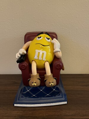 M&M's Yellow Lazy Boy Chair Recliner Candy Dispenser 1999 MM301