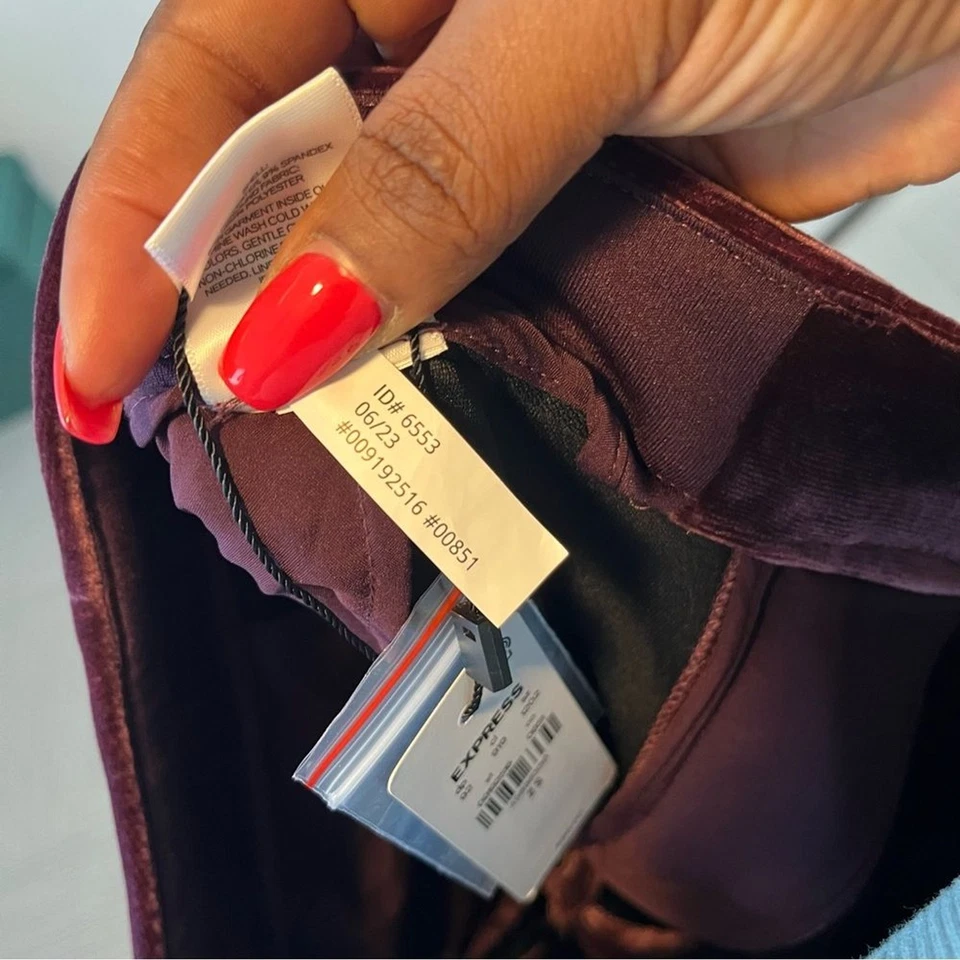 NEW Express Women Pants 2 Short Editor Mid Rise Velvet Relaxed Trouser Office - Image 3 of 4