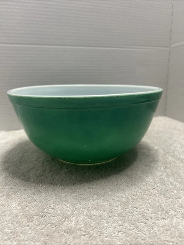 Vintage Pyrex Primary Green  Mixing Nesting Bowl 2 1/2 Qt USA #403