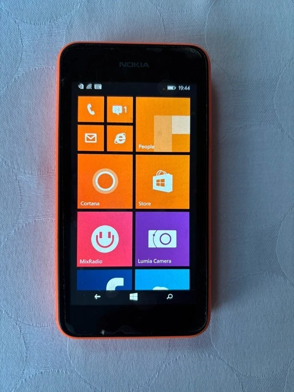 Nokia Lumia 530 - 4GB - Orange (Unlocked) Smartphone - Image 4 of 4