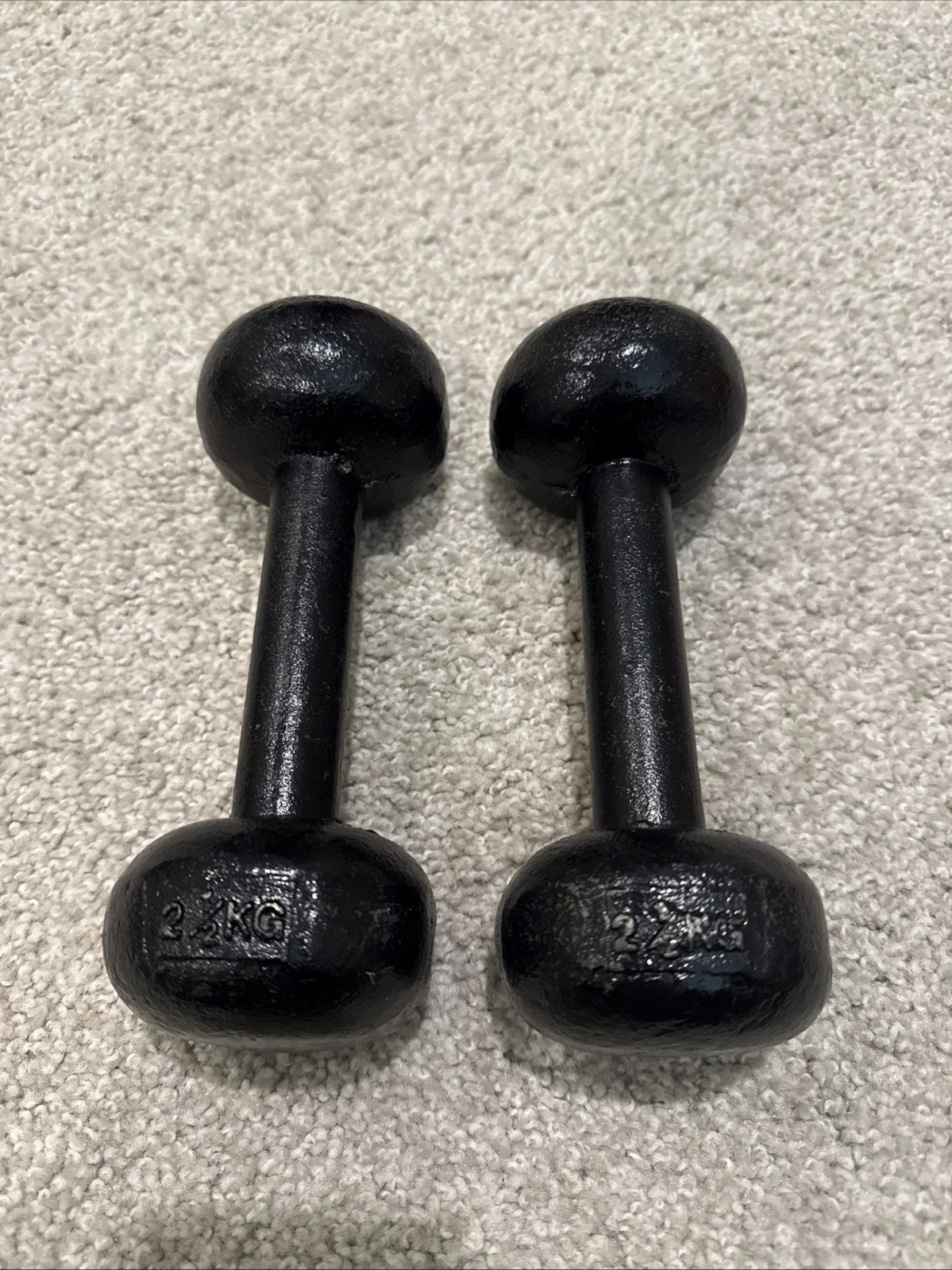 Vintage Pair of 5.5 Pound (2.5 Kg) Bun Round Head Dumbbell Weights Cast Iron