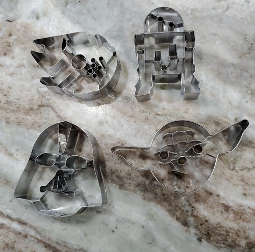 Star Wars William Sonoma cookie cutter set 22 Piece Opened but Not Used 2019 - Picture 3 of 6