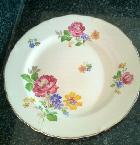 Midwinter Staffordshire England2 x Floral Patten Side Plates With Gold Rim - Picture 2 of 8