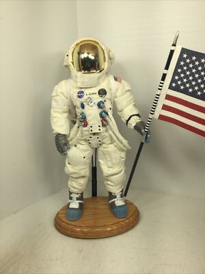1/6 DRAGON NASA APOLLO 11 MOON LANDING ASTRONAUT + FLAG & OAK