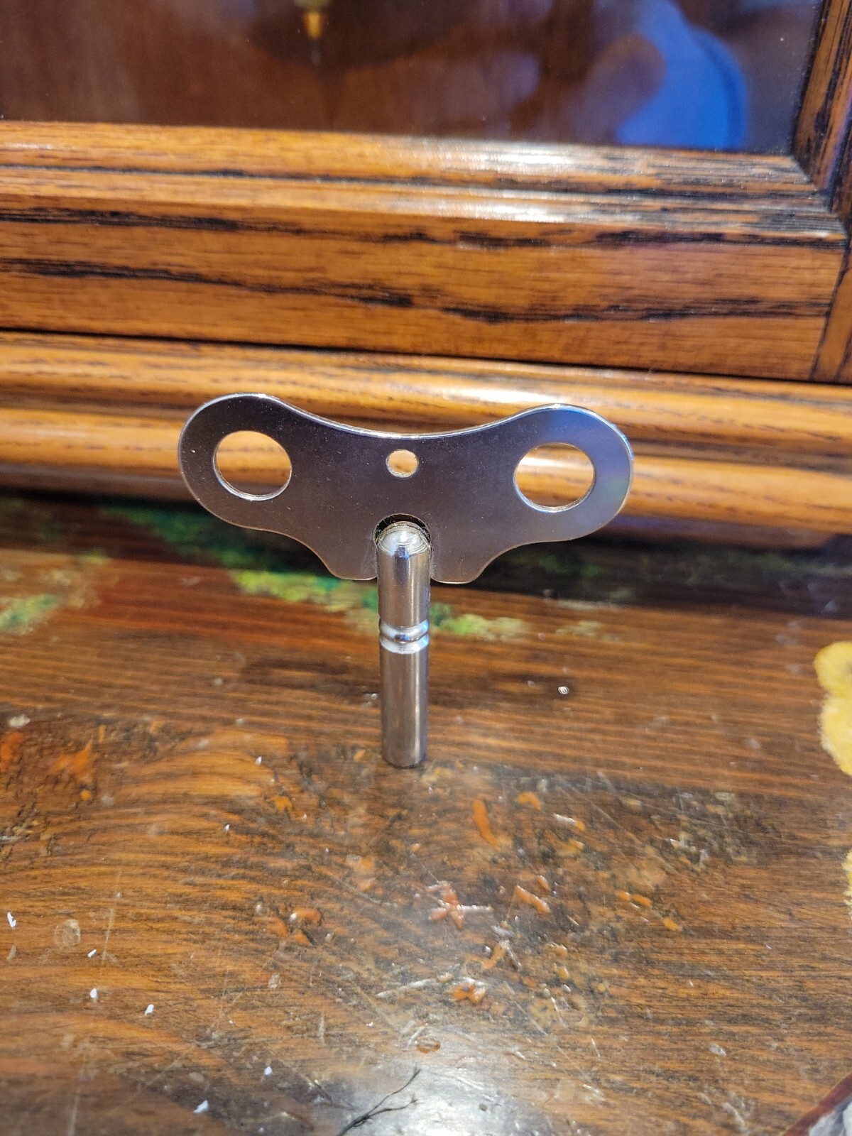 Howard Miller Sandringham Wall Clock Model 613108 W/Pendulum, Key