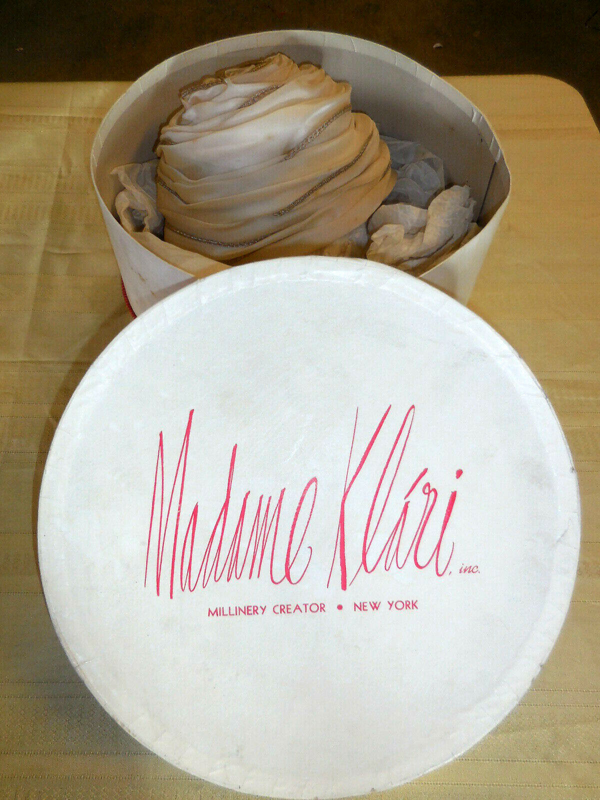 Old Madame KlariMillinery Creator New York,Hat Box i… Gem