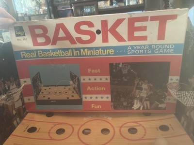 1970 Cadaco Bas-ket Game #165 ''Real Basketball in Miniature''