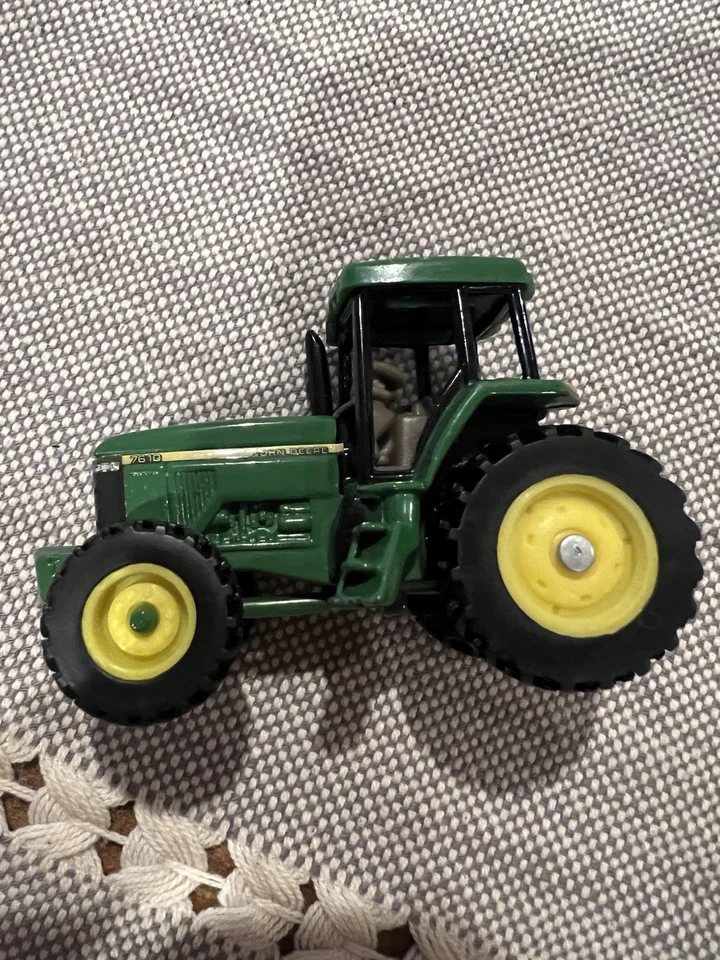 Ertl John Deere Die Cast John Deer Bull Dozer, John Deere 4 WD Tractor, EUC, Toy - Image 2 of 4