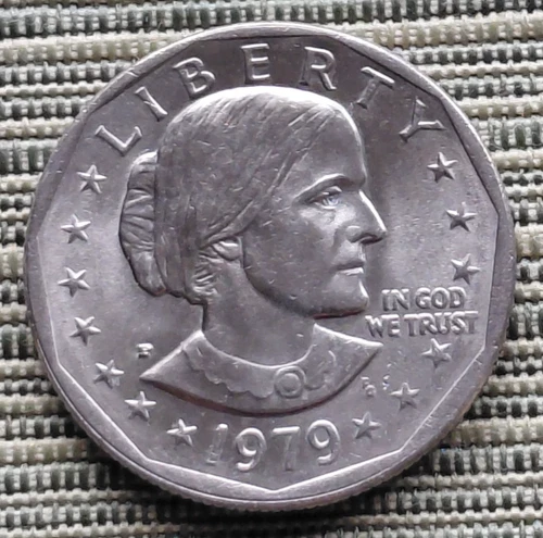 1979-P Susan B Anthony Dollar Wide/DDO Imperfections AU Bright & Beautiful!!