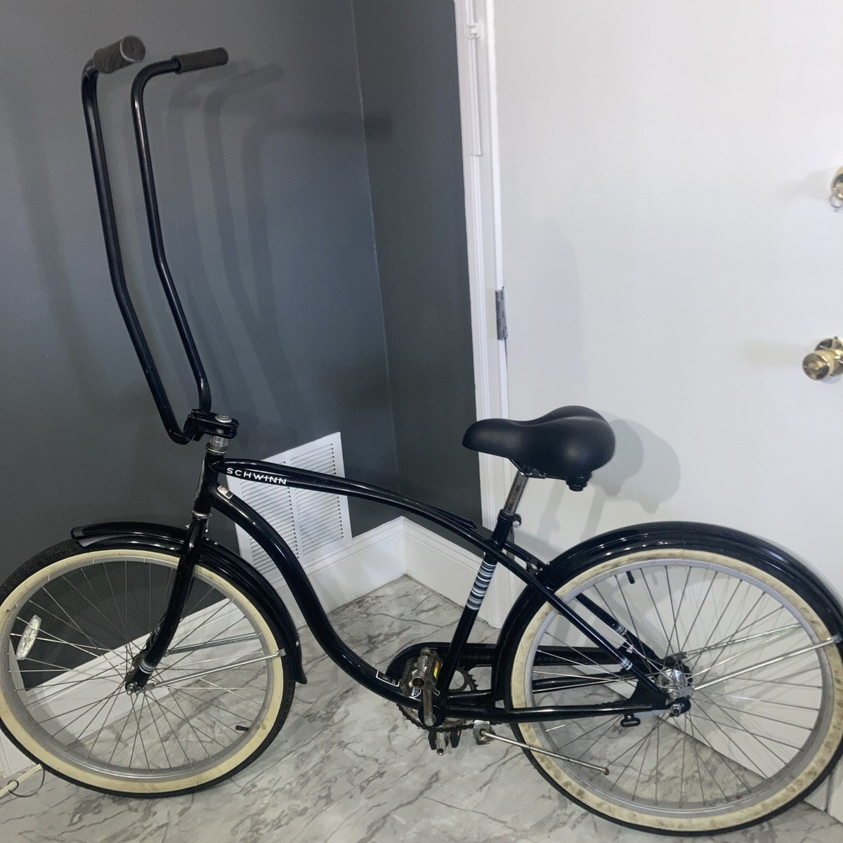 Schwinn Signature Cruiser Bicycle with 30” Ape Hanger Handlebar