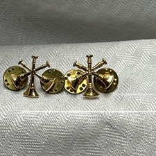 Blackinton J53 - Division Chief Three Crossed Bugles-Gold - Pair