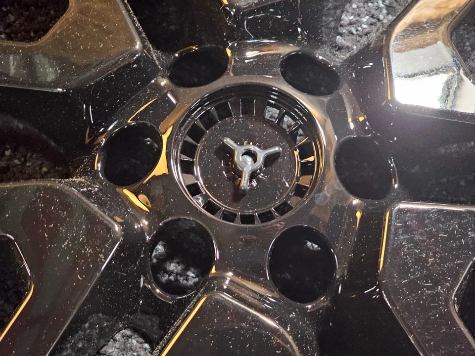 (数量 4) IMPOSTOR 16 英寸亮面黑色车轮皮肤适合 2014-2021 尼桑前锋 — 第 4/4 张图片