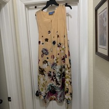 Women Simply Vera Wang Extra Large Dress With Flower Pattern Nude Peach
