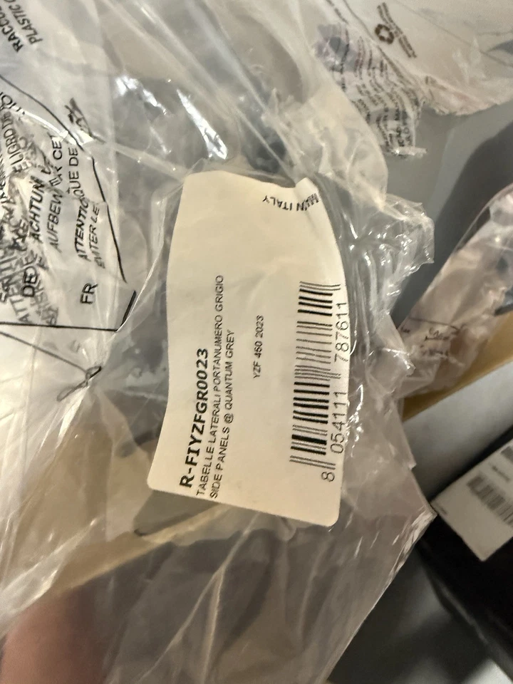 Yamaha YZ250F 2024 2025 - YZ450F 2023 2024 2025 Kit Plásticos Gris Quantum Foto 2 de 4