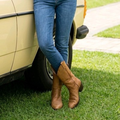 Larry Mahan Vintage Women's Cowboy Boots Tan Re-soled 8 Regular GUC