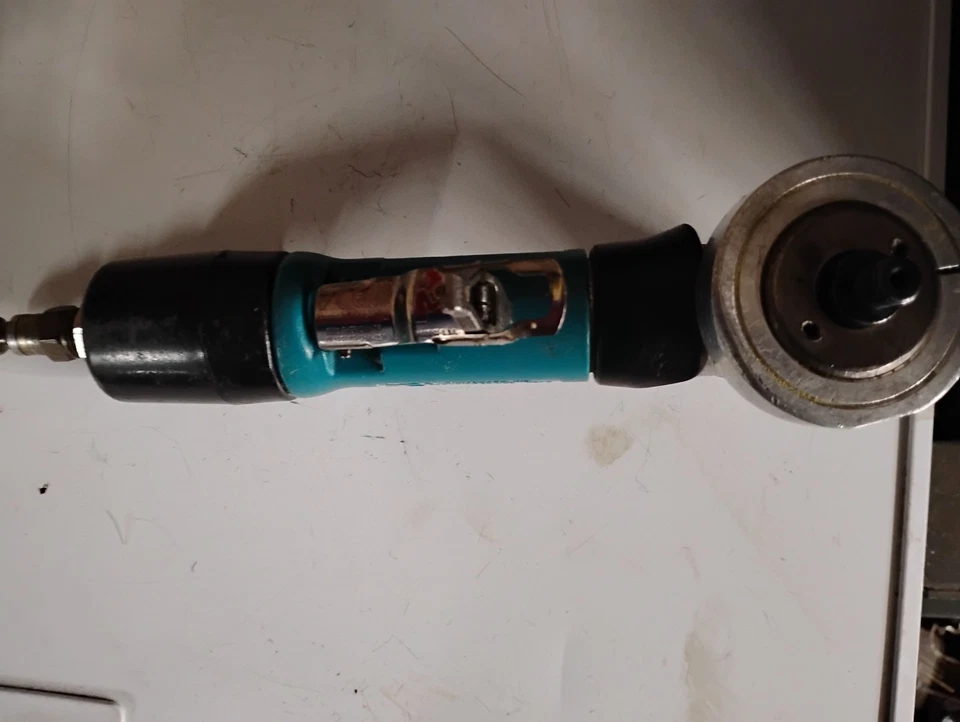 Lijadora neumática Dynabrade 7 grados usada 51403 Foto 3 de 4