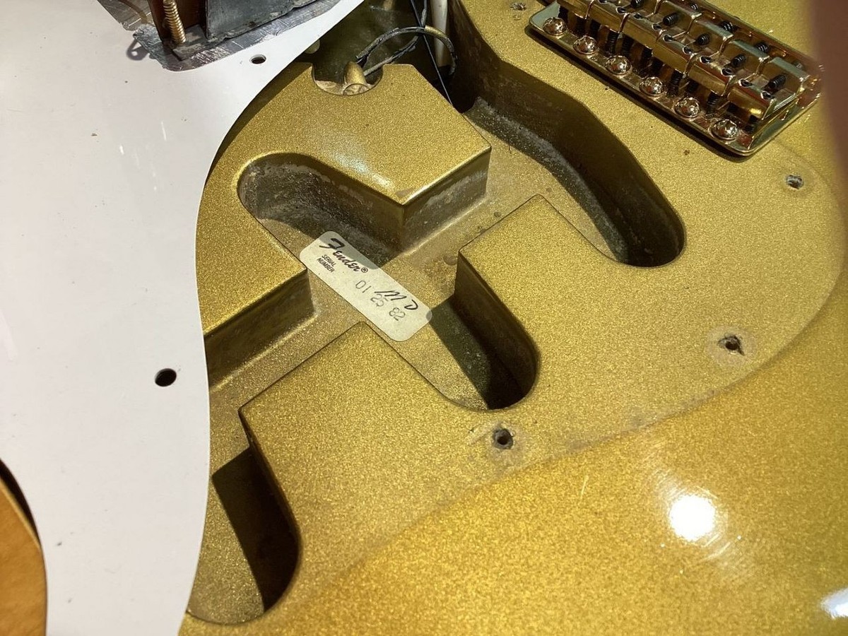 Fender 1982 Gold on Gold STRATOCASTER(SMITH STRATOCASTER) Aztec