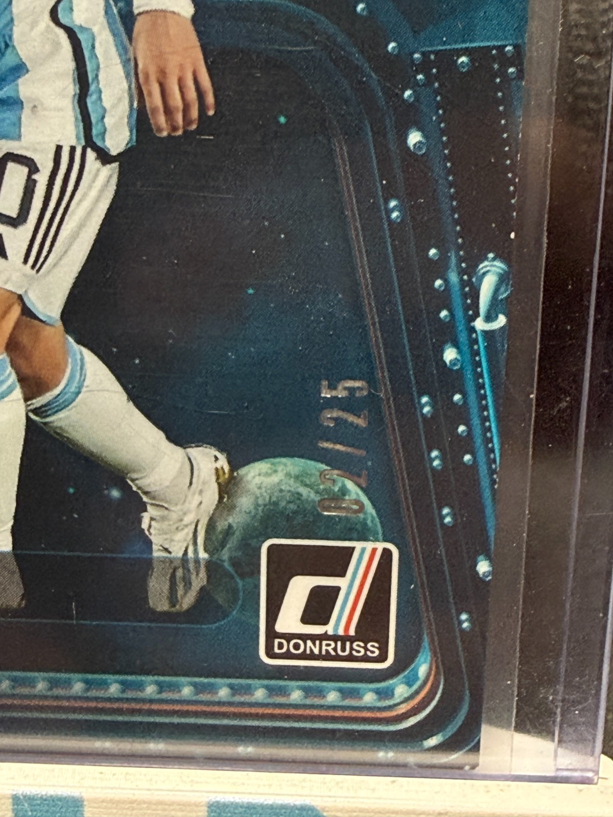 2023-24 Panini Donruss FIFA Zero Gravity Lionel Messi #5 Pink # /25 Argentina view 3