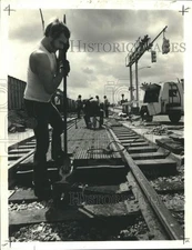 1978 Press Photo Railroad crossing being replaced with rubber ones - noc33554