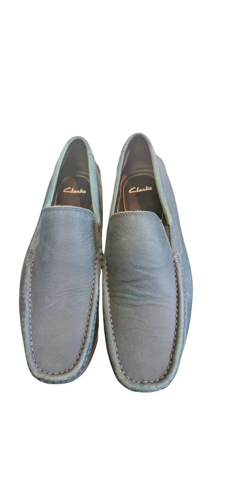 Mocassini slip on uomo scamosciati Clarks taglia UK 8 orzo indossati