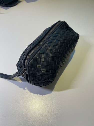 Bottega Veneta Intrecciato Black Leather Small Pouch with Wristlet - Bild 10 von 10