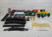 Life Like HO Diesel Engine Gondola Cars Track Street Signs Figures Lot