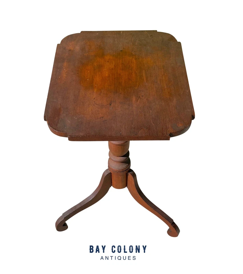 CANDELABRO FEDERAL CEREZA NUEVA INGLATERRA CON PATAS DE ARAÑA Y TAPA OVOLO CIRCA 1790 Foto 4 de 4