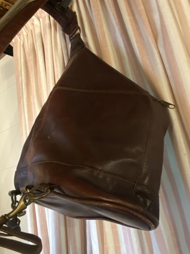 Queros Volare Group Triangle Backpack Sling Bag Brown Leather. - Picture 4 of 14