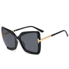 Fashion ladies butterfly frame sunglasses outdoor street shot sunglasses