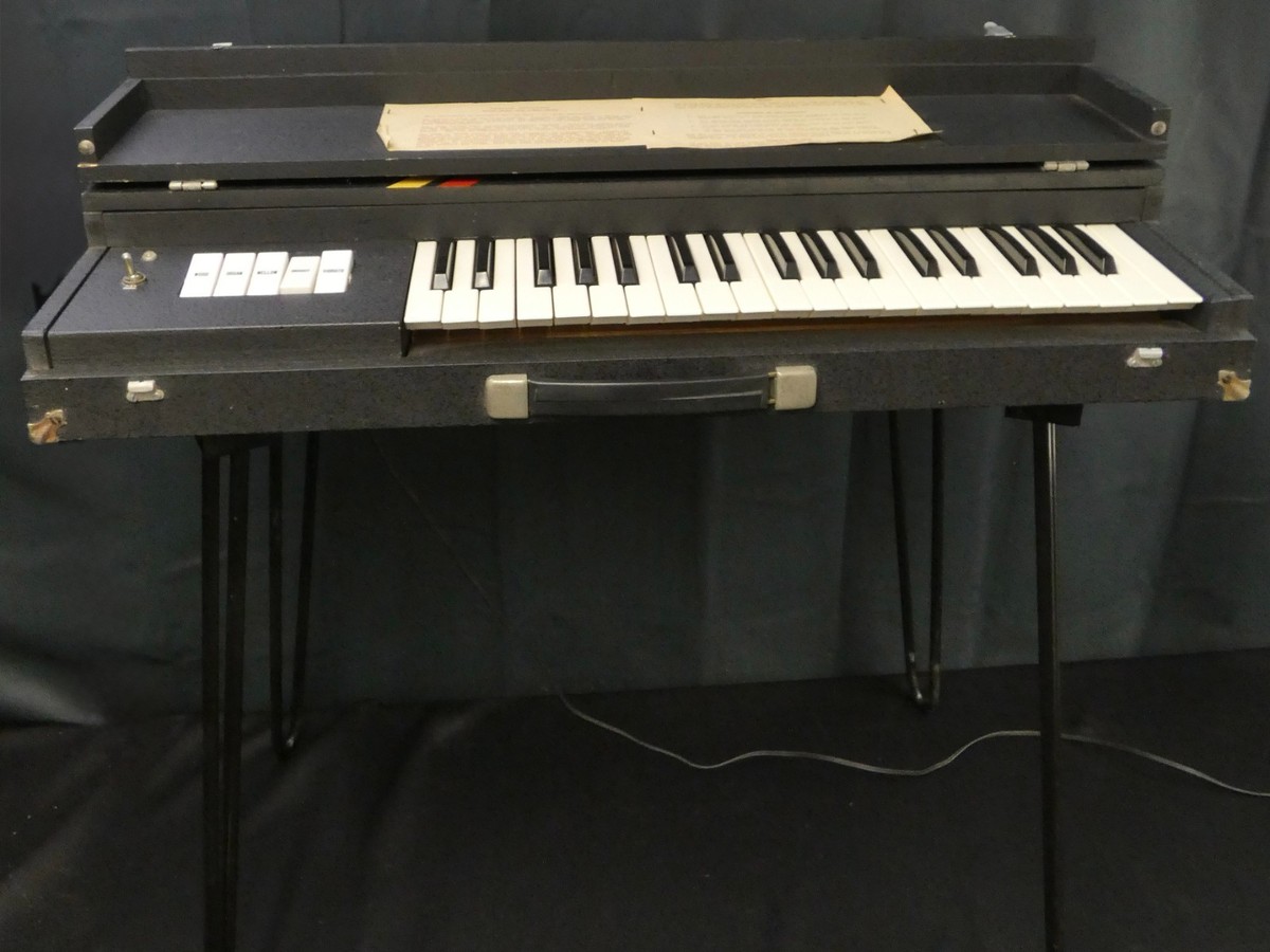 Vintage RMI Lark Combo Organ – Rocky Mount Instruments 1960s